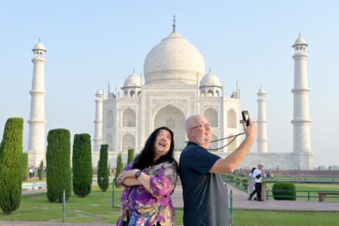 From Delhi-Overnight Agra/Taj Mahal Tour with Fatehpur Sikri