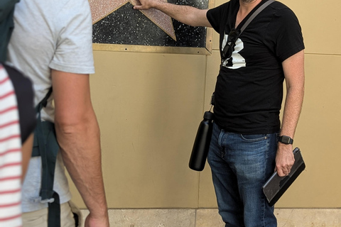 Historic Hollywood Boulevard and Movie Palaces Walking Tour English Shared Tour of Hollywood Boulevard