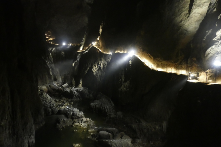 Excursão diurna à caverna Skocjan saindo de Liubliana