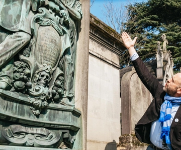 Paris: Pere Lachaise Cemetery Guided Tour