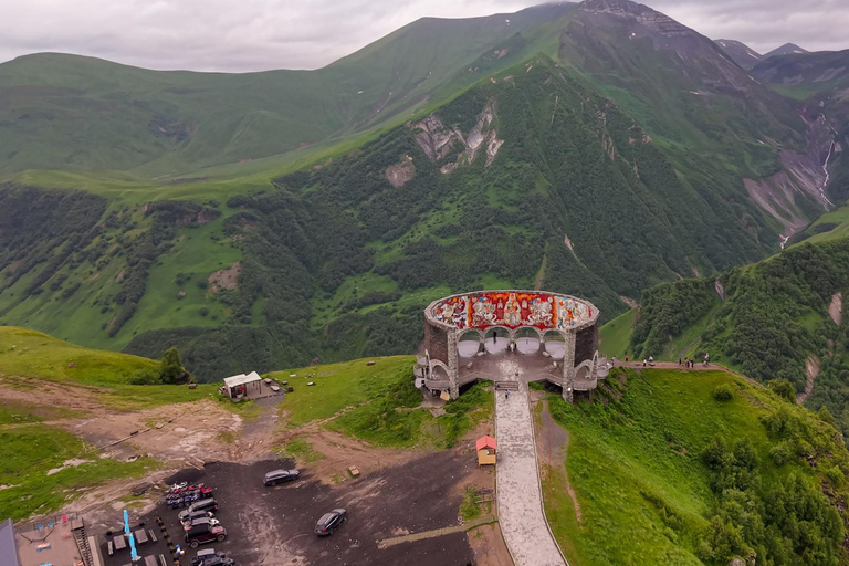 Tbilisi: 4-Day Georgia and Armenia Tour with Guide