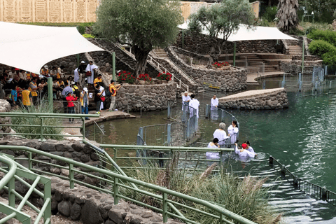 Aqaba naar Ma'in Hot Springs, Jordan River (doopsite) DagtochtVan Aqaba tot de Ma'in Hot Springs, de Jordaan en de doopplaats D