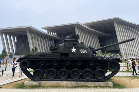 Hanoi: Military History Museum, Hoa Lo Prison & Gardens Tour Small Group: All-In-One Tour: Highlights & Train Street