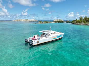 Fajardo: Icacos Power Boat Trip with Snorkel, Lunch & Drinks