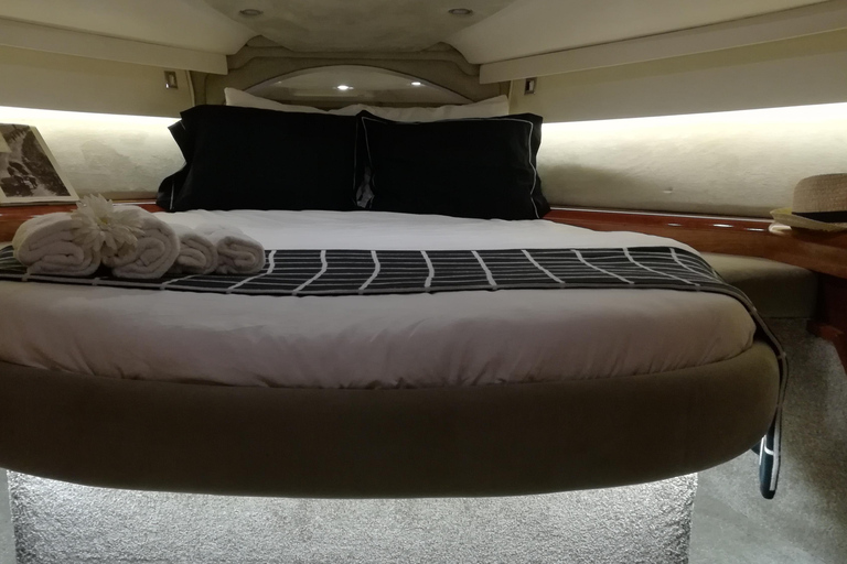 Porto: Luxury Yacht Tour of the 6 Bridges and Douro Estuary Sunset Tour