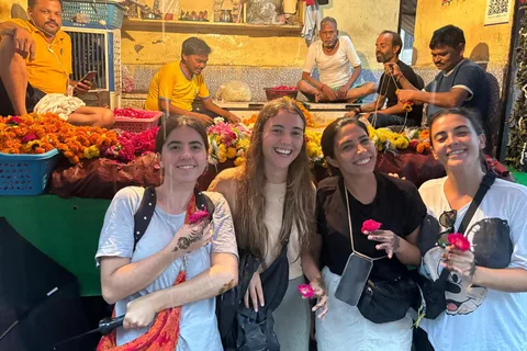 Agra: Tour gastronomico a piedi, mercato delle spezie e giro in Tuk-Tuk