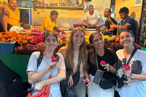 Agra: Street Food and Walk Tour with Spice Market by Tuk-Tuk Agra: Street Food + Tour Guide + Tuk-Tuk