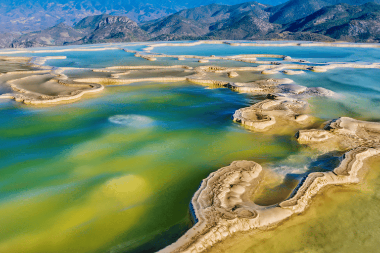 Caminos del Condoy: Zagotuj wodę, Mitla. Mezcal