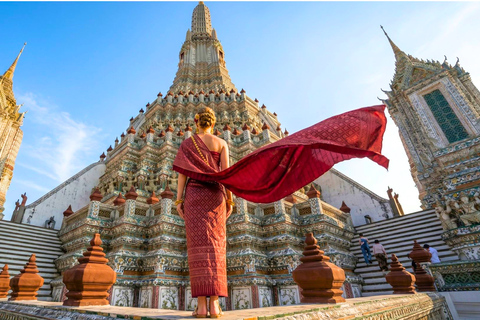 Wat Arun Thai Costume Experience with Local Guide Small Group: Ticket+Transfers