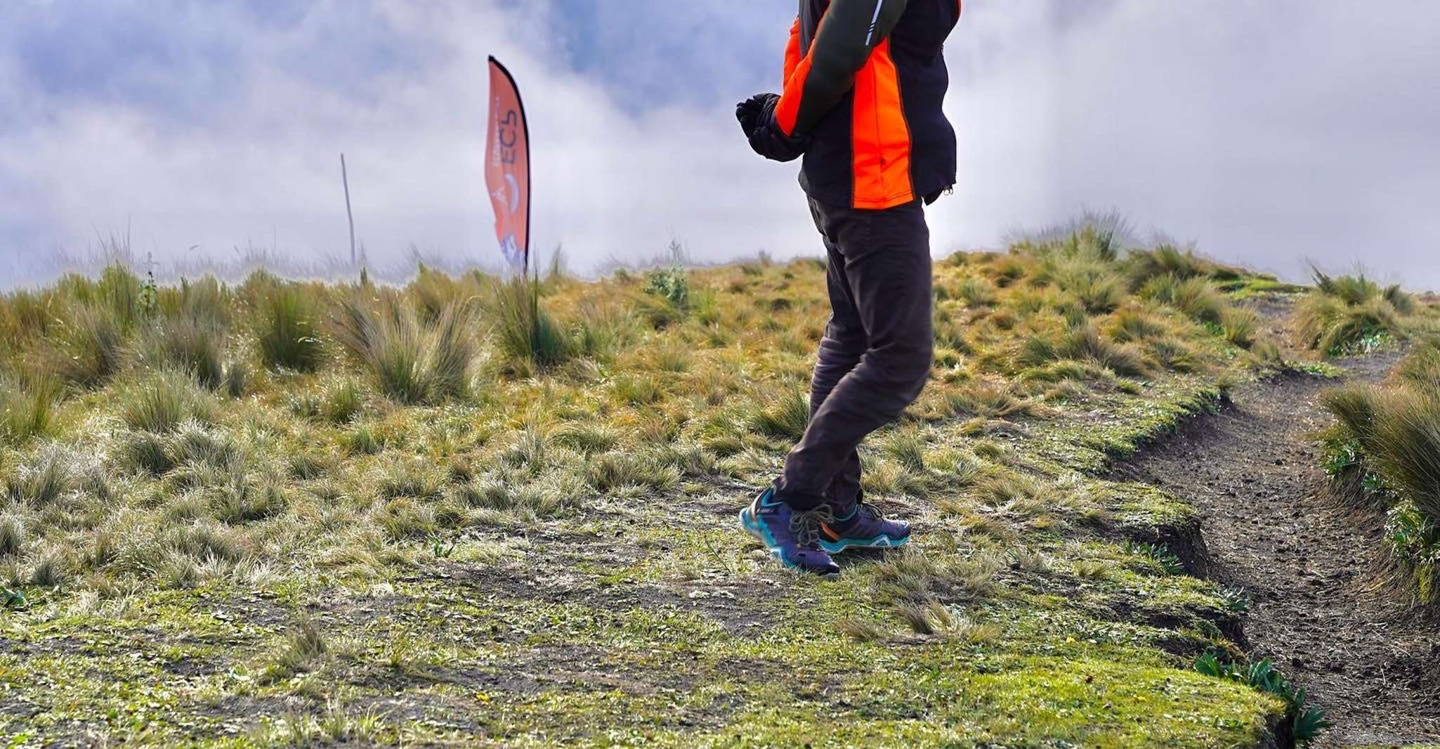 Parapente sobre Quito, sobrevuela la ciudad en Parapente - Hizvo