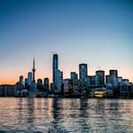 Toronto: tour serale Premium in auto con ingresso alla CN Tower