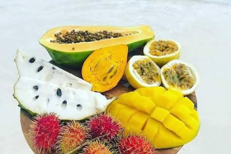 桑给巴尔：海星、浮潜和蓝泻湖探险桑给巴尔：海星、浮潜和蓝泻湖（含接送服务）