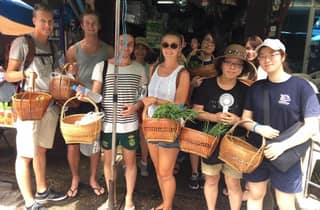 Sukhumvit: Praktischer Thai-Kochkurs & Markt Tour in BKK