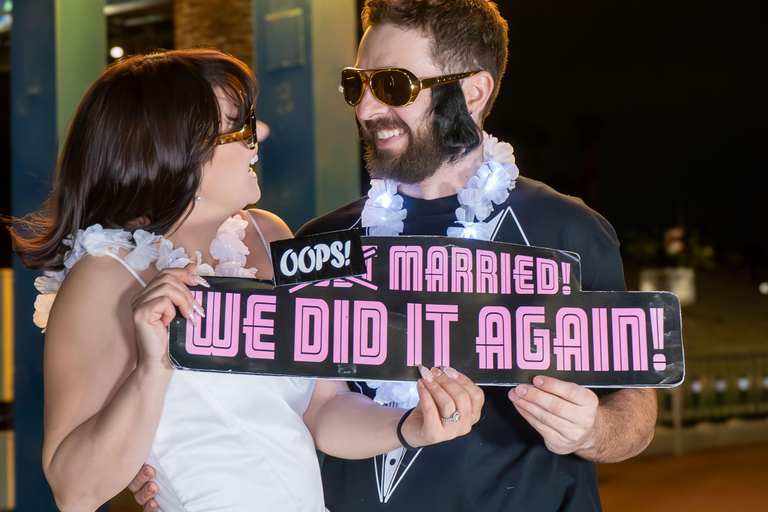 Las Vegas: Gold Elvis Vow Renewal or Wedding at Welcome Sign Sweet & Basic Vow Renewal, No Guests or Photographer