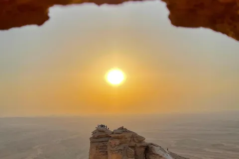 Riad: 4x4-Ausflug zum Rand der Welt bei Sonnenuntergang