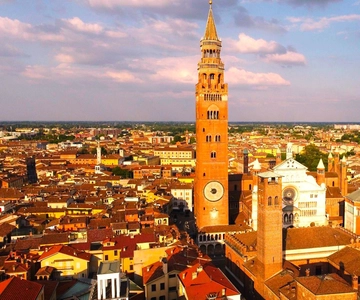 Cremona: City of art and music in Italian
