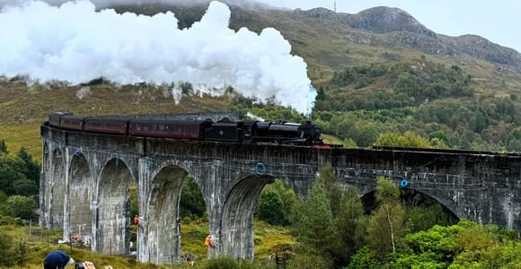 From Edinburgh: Glenfinnan Viaduct, Glencoe & Highlands Tour