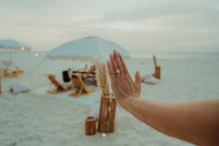 Aruba Eagle Beach: Romantic Sunset Picnic in a Luxury Cabana