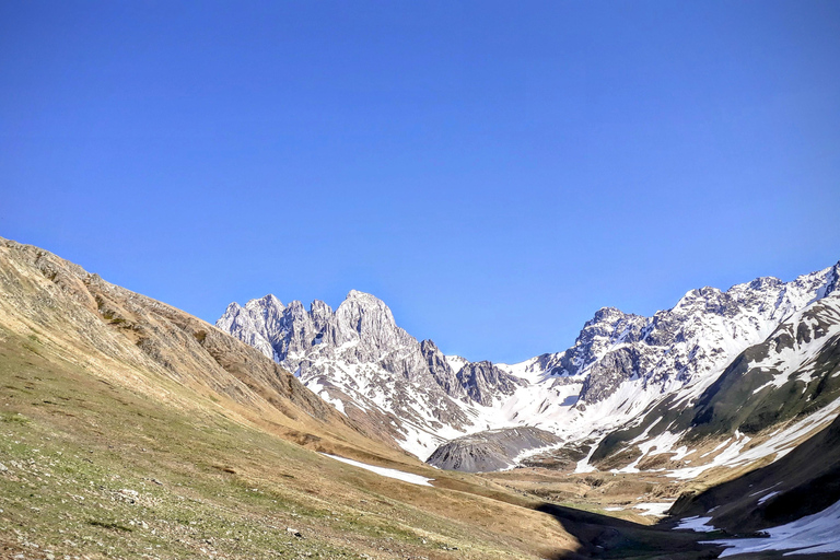 Caminhada de três dias em Kazbegi