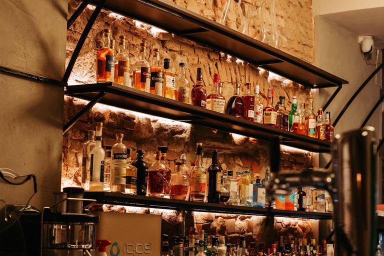 Brașov: New Year's Eve Dinner with Open Bar and Live Music New Year's Eve Dinner with Open Bar and Live Music