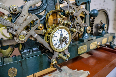 维拉弗兰卡多坎普：定居者小镇导览游中午 12 点酒店接载