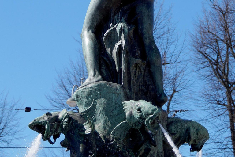 Helsinki: Guided Walking Tour of the Must-Sees with a French-Speaking Live Guide