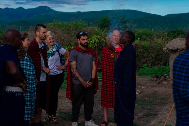 Arusha: Safari de 3 días en camping por el Ngorongoro y el Serengeti