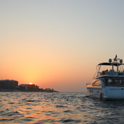 Dubai: Yacht Tour | GetYourGuide