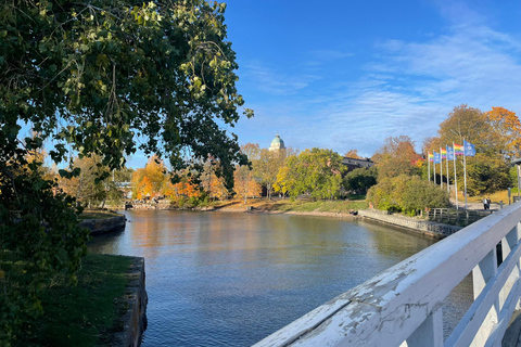 Private UNESCO Suomenlinna Tour: Fortress & Sea landscapes