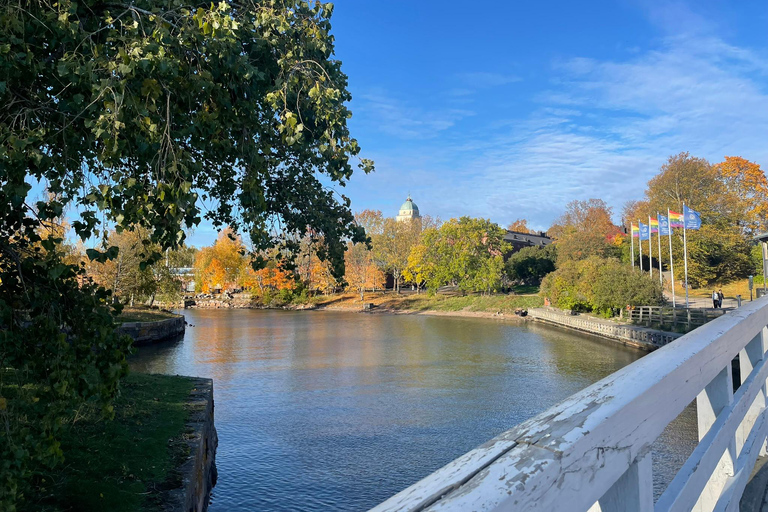 Private UNESCO Suomenlinna Tour: Fortress & Sea landscapes