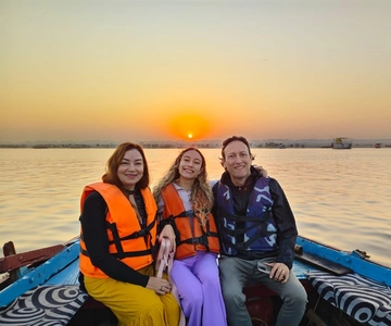 Varanasi: Private city sightseeing & Ganges Cruise(with car)