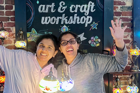 San Jose: laboratorio di lampade a mosaico turcheSan Jose: Laboratorio di lampade a mosaico turche