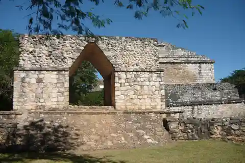 Cancún: Ruinas de Ek Balam, Mercado de Valladolid y Excursión a los Cenotes
