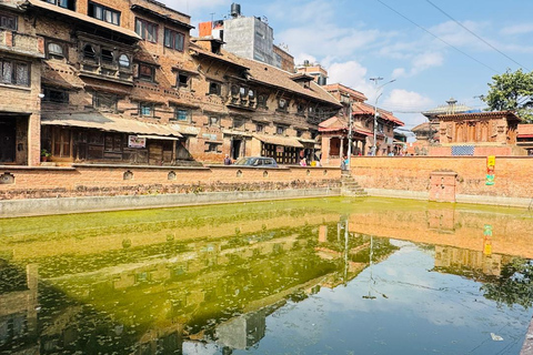 Kathmandu: Durbar Square, Swayambhunath & Kirtipur Tour