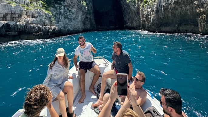 Vlorë: Isla de Sazan, Cueva de Haxhi Ali y tour en barco por Karaburun