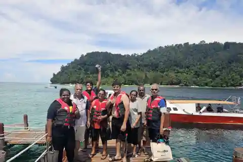 Kota Kinabalu : Excursion d'une journée aux îles Manukan et Sapi avec déjeuner