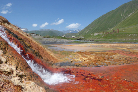 Kazbegi Tour met fantastisch uitzicht op KaukasusgebergteKazbegi: Hoogtepunten tour met fantastische bezienswaardigheden