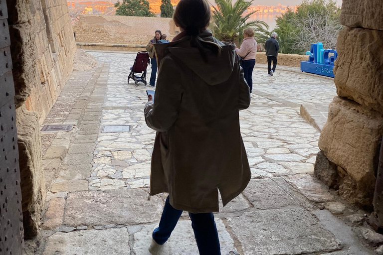 Alicante: Private Easy-walking City Tour & Castle.Shore also