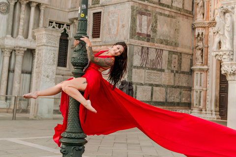 Venice: Flying Dress Photoshoot with video option Standard: 45 mins | 20 photos