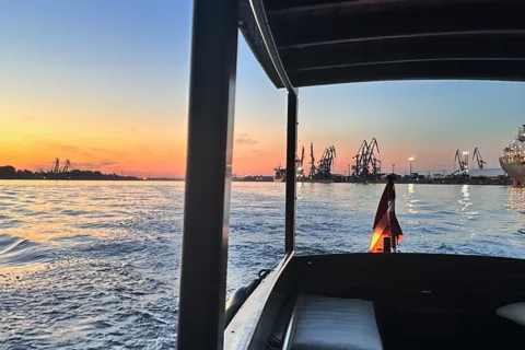 Riga : Canal & Daugava Boat Tour avec boisson de bienvenue ~1 h