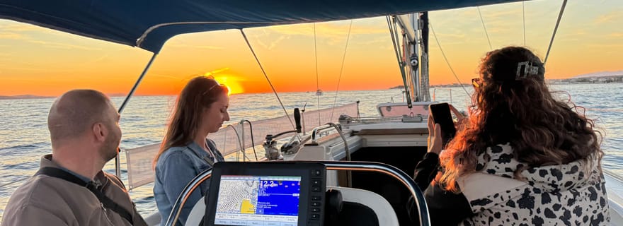 Zadar : Tour privé de voile au coucher du soleil dans l'archipel de Zadar