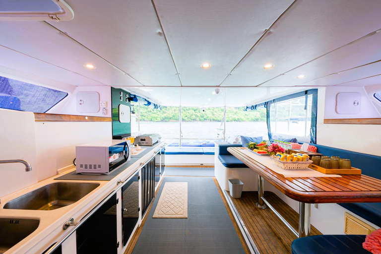Pattaya: Private Half-Day Boat Trip to Koh Khram or Koh Ped