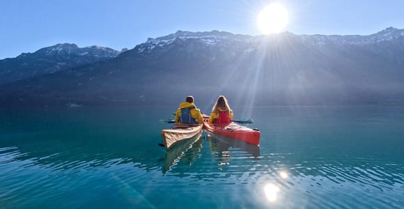 Interlaken: Small-Group Winter Kayak Tour on Lake Brienz