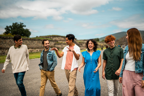 Oaxaca: Private Monte Albán Tour with Zapotec Tombs & Crafts