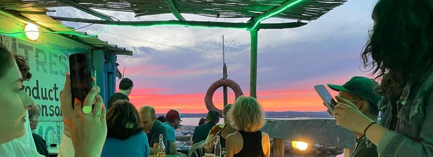 Visite de la ferme ostréicole et dégustations de fruits de mer à Sète, en France