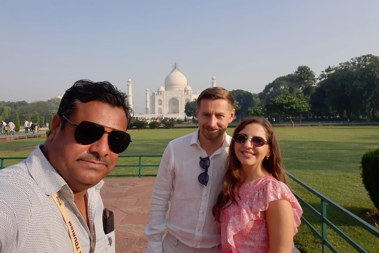 Agra: Taj Mahal and Mausoleum Guided Tour Skip-the-Line