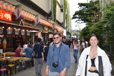 Tokyo: Shibuya Yokocho Food Tour with Drinks and Guide