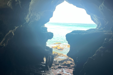 Tánger: Excursión al atardecer con té, paseo en camello y Cuevas de Hércules