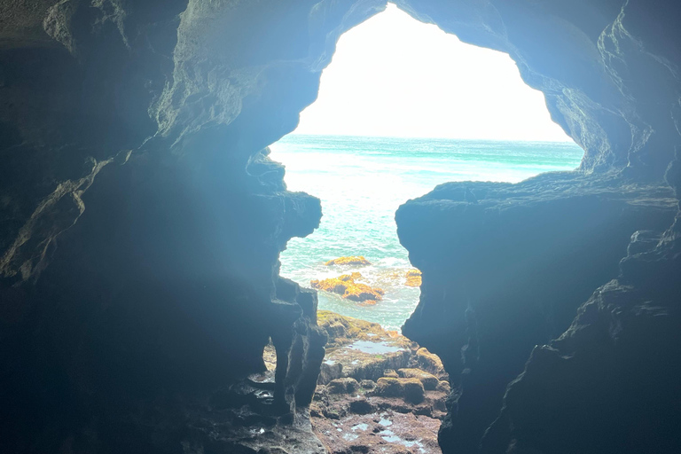 Tánger: Excursión al atardecer con té, paseo en camello y Cuevas de Hércules