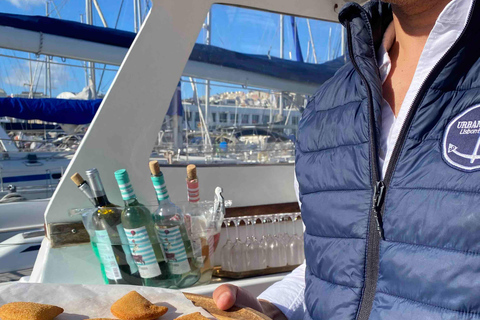 Lisbon: 2H Sunset & Day Boat Cruise Tour with Drinks